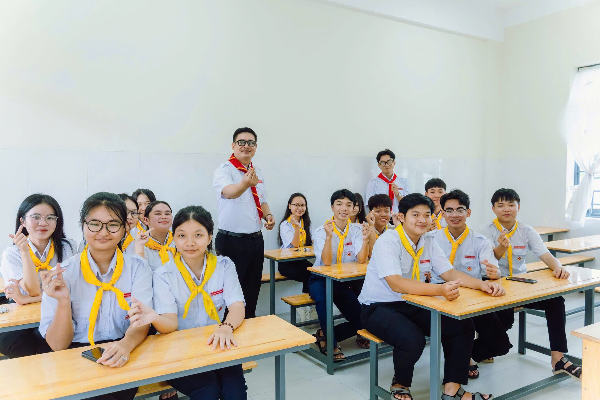 Từ bàn trà đến bục giảng giáo lý